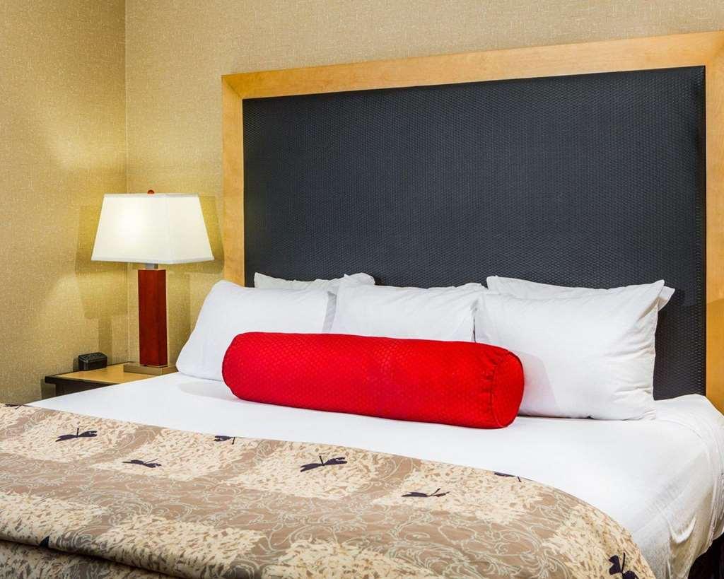 Cambria Hotel Traverse City Room photo